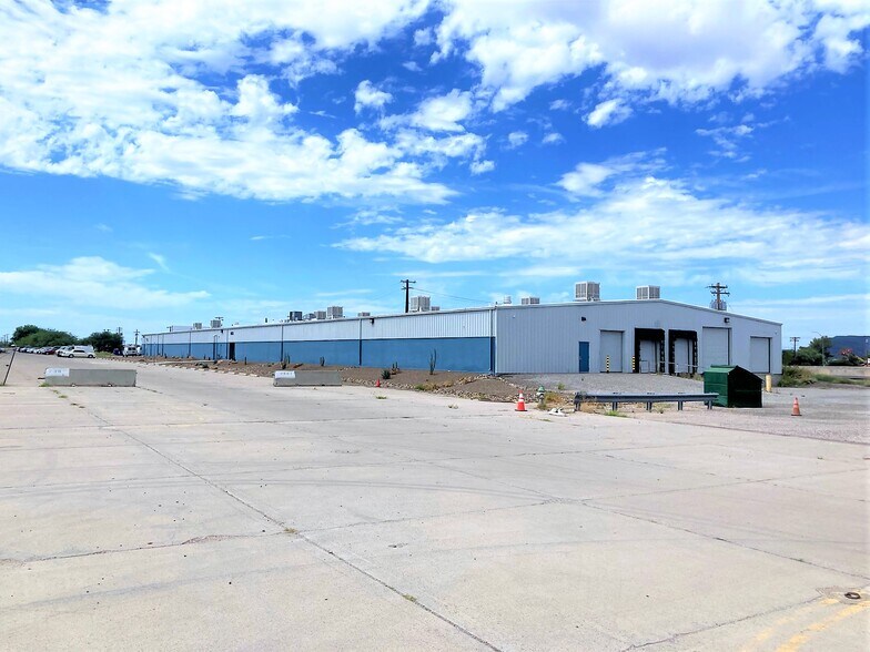 6900 S Park Ave, Tucson, AZ à louer - Photo de l’immeuble – Image 3 sur 14