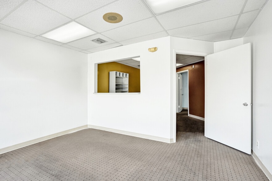 2920-2940 E Commercial Blvd, Fort Lauderdale, FL à louer - Photo intérieure – Image 3 sur 14