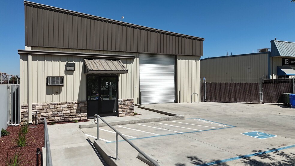 1310 Venture Ln, Turlock, CA à louer - Photo de l’immeuble – Image 3 sur 16