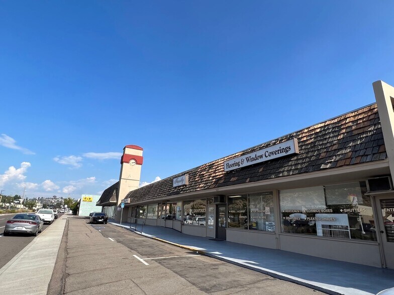 7097-7147 University Ave, La Mesa, CA à louer - Photo de l’immeuble – Image 3 sur 8