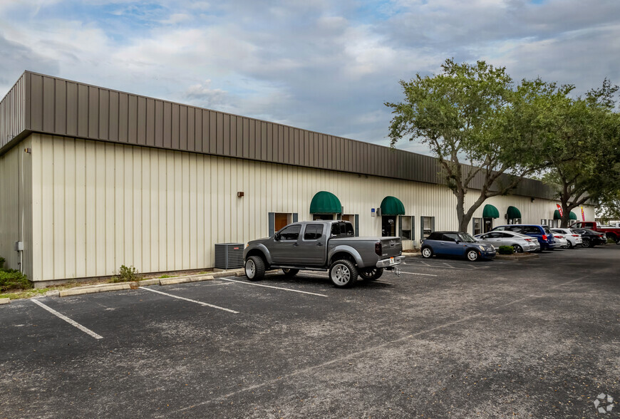 6771 Whitfield Industrial Ave, Sarasota, FL à louer - Photo de l’immeuble – Image 2 sur 8