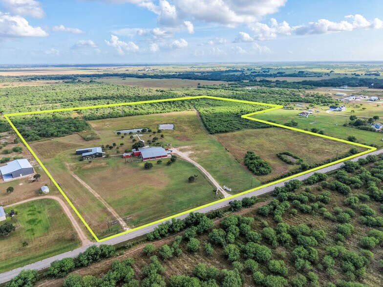 2683 Old Highway Rd, Inez, TX à vendre - Photo de l’immeuble – Image 2 sur 13