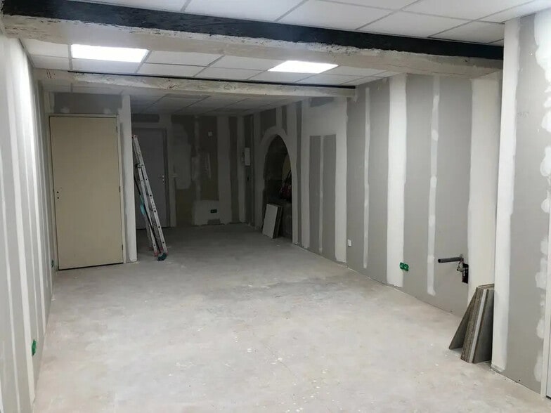 Local commercial dans Morlaix à louer - Photo intérieure – Image 2 sur 12