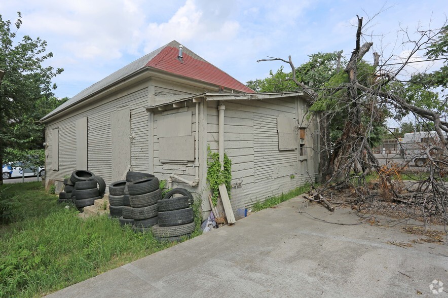 2211-2215 Park Ave, Dallas, TX à louer - Photo de l’immeuble – Image 3 sur 6