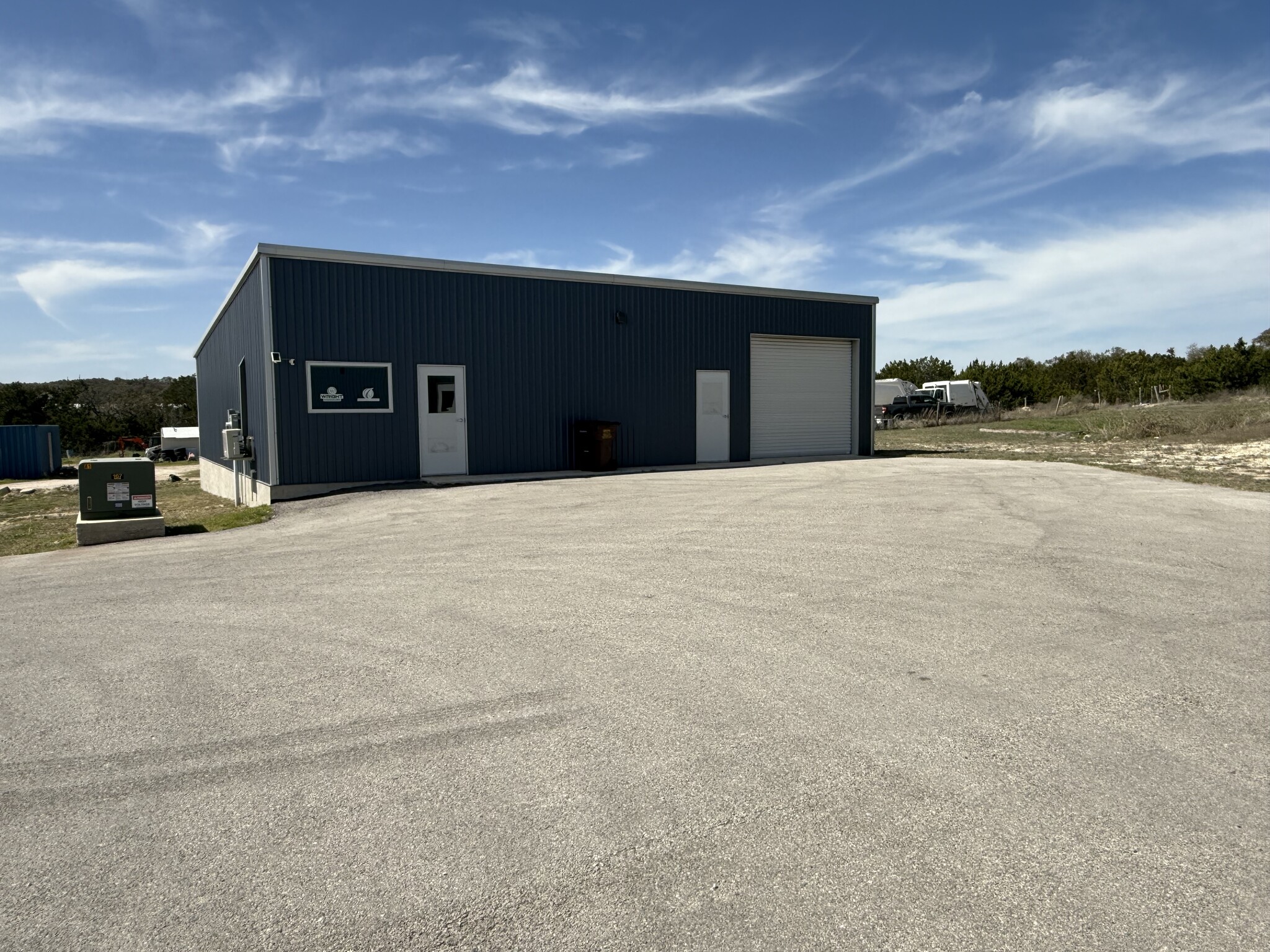 150 Russell Ln, Dripping Springs, TX à louer Photo de l’immeuble– Image 1 sur 11