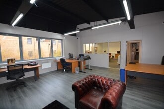 Bristol Way, Slough à louer Photo intérieure– Image 1 sur 2