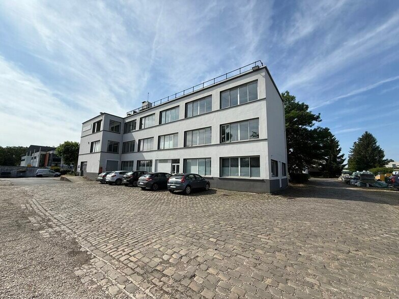 Local d’activités dans Gennevilliers à louer - Photo de l’immeuble – Image 1 sur 11
