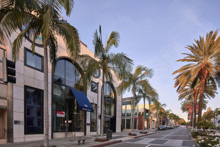 421-443 N Rodeo Dr, Beverly Hills, CA à louer - Photo de l’immeuble – Image 3 sur 29