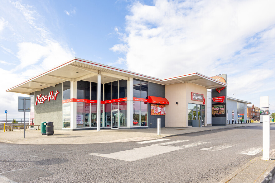 Clive Sullivan Way, Hull à louer - Photo principale – Image 1 sur 3