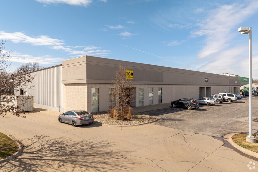 4526-4538 S 140th St, Omaha, NE à louer - Photo de l’immeuble – Image 3 sur 5