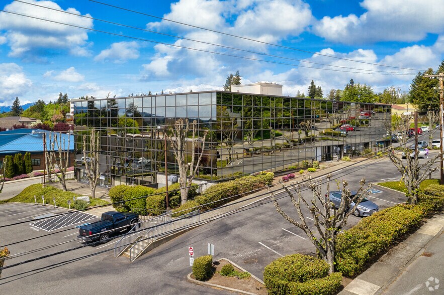 2601 Cherry Ave, Bremerton, WA à louer - Photo de l’immeuble – Image 1 sur 2