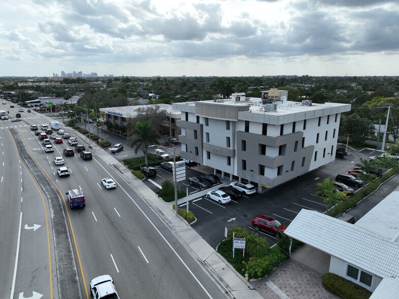 4331 N Federal Hwy, Fort Lauderdale, FL à louer - Photo de l’immeuble – Image 1 sur 2