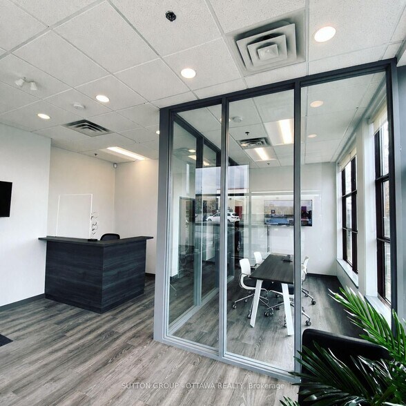 474 Hazeldean Rd, Ottawa, ON à louer - Photo de l’immeuble – Image 3 sur 8