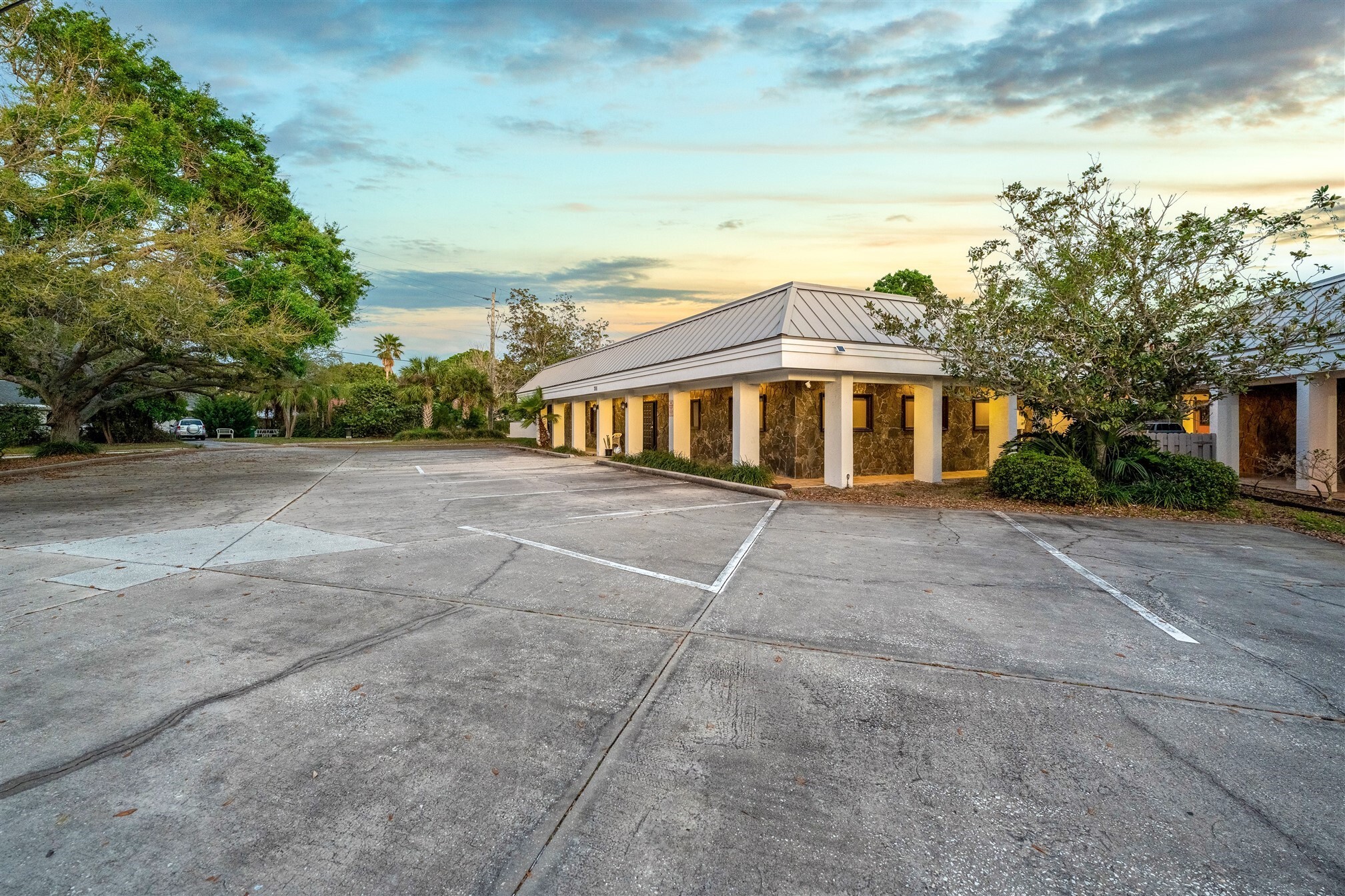 701 Thomas Barbour Dr, Melbourne, FL à vendre Photo principale– Image 1 sur 2