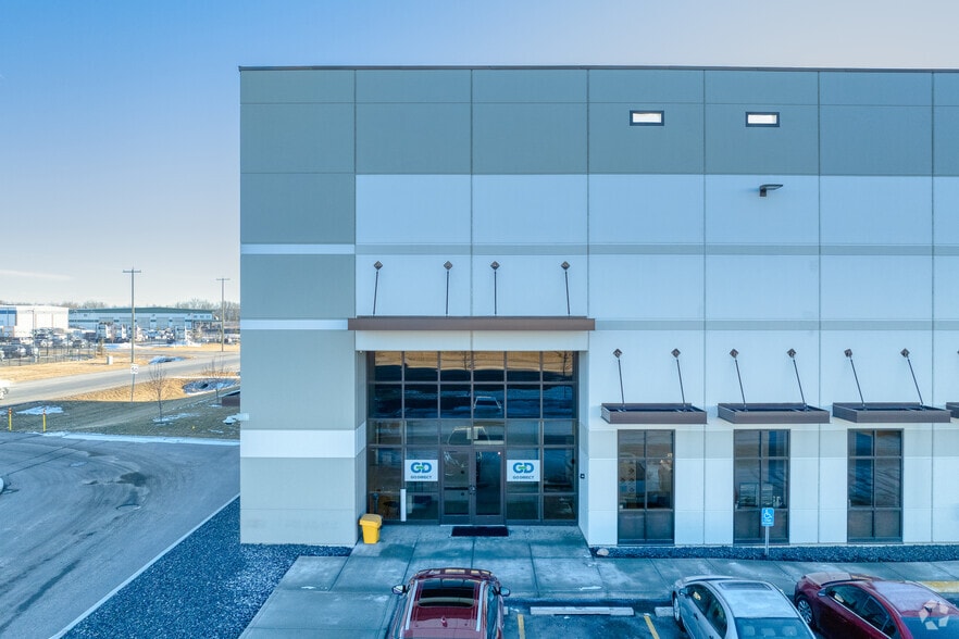 149 High Plains Pl, Rocky View C, AB à louer - Photo de l’immeuble – Image 3 sur 6