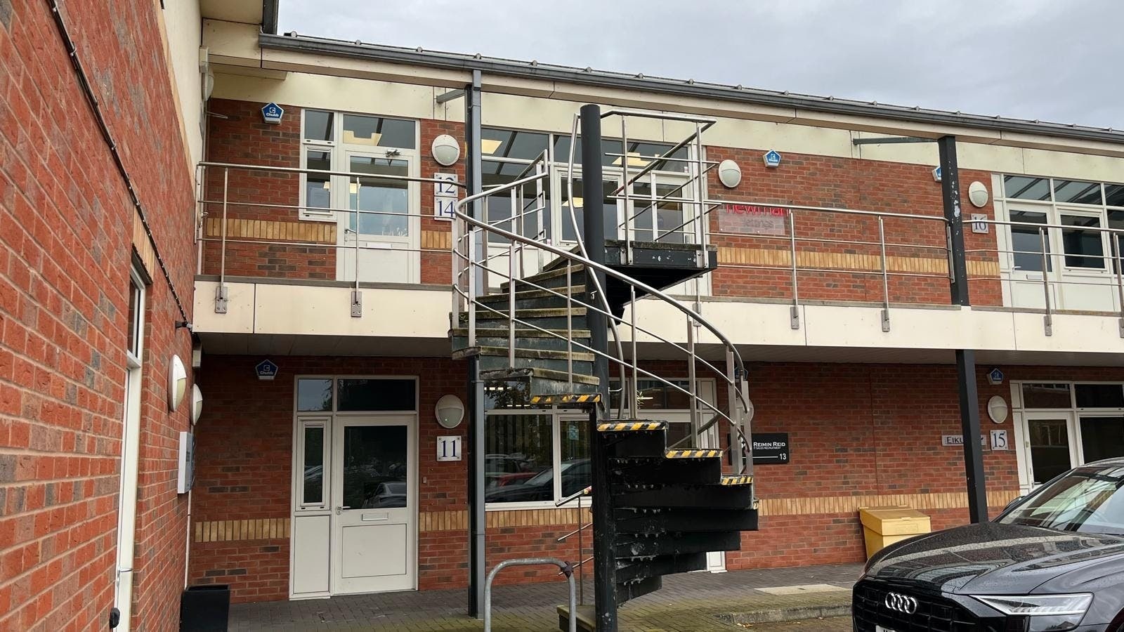 9-28 Athena Ct, Warwick à louer Photo de l’immeuble– Image 1 sur 5