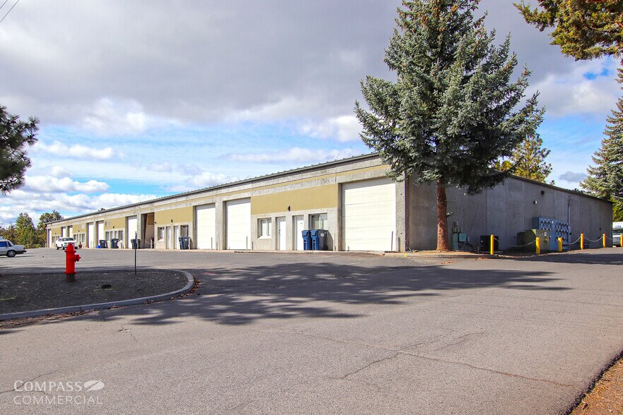 63025 O B Riley Rd, Bend, OR à louer - Photo de l’immeuble – Image 2 sur 5