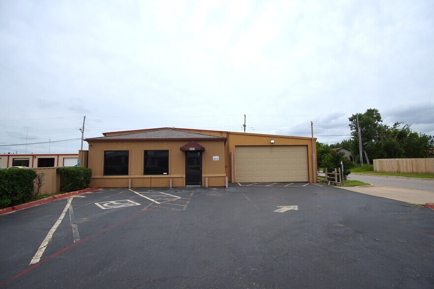 136 NW 122nd St, Oklahoma City, OK à louer - Photo de l’immeuble – Image 1 sur 15