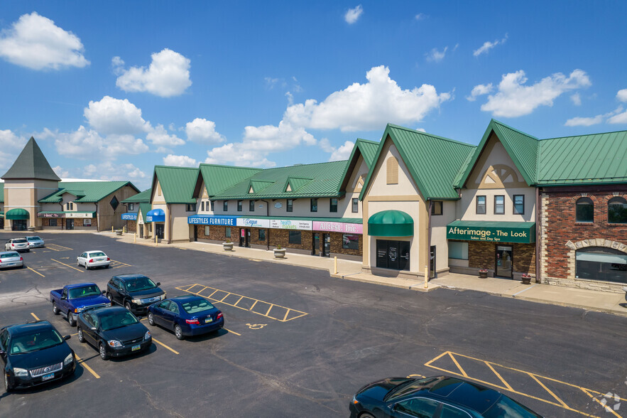 4711 N Brady St, Davenport, IA à louer - Photo de l’immeuble – Image 2 sur 8
