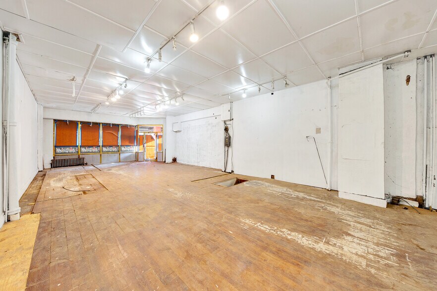 462 Myrtle Ave, Brooklyn, NY à louer - Photo de l’immeuble – Image 3 sur 11