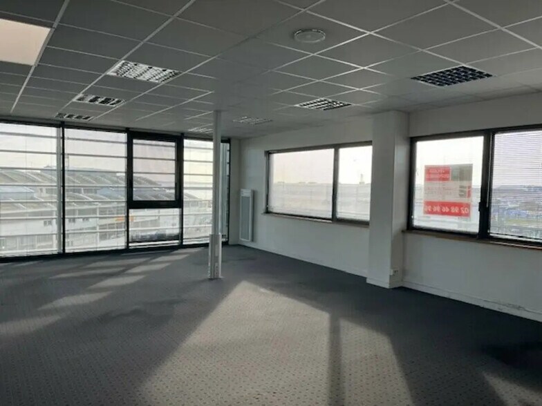 Bureau dans Brest à louer - Photo de l’immeuble – Image 1 sur 6