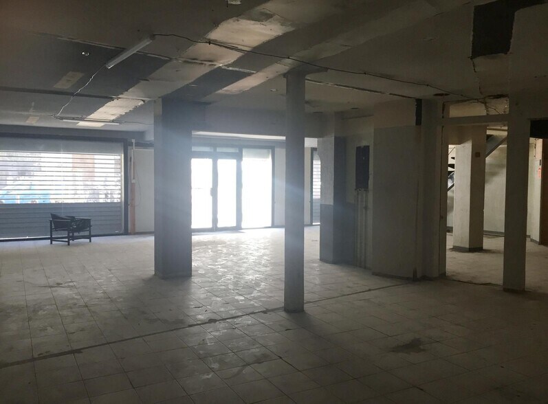 Local commercial dans Marseille à vendre - Photo de l’immeuble – Image 1 sur 8