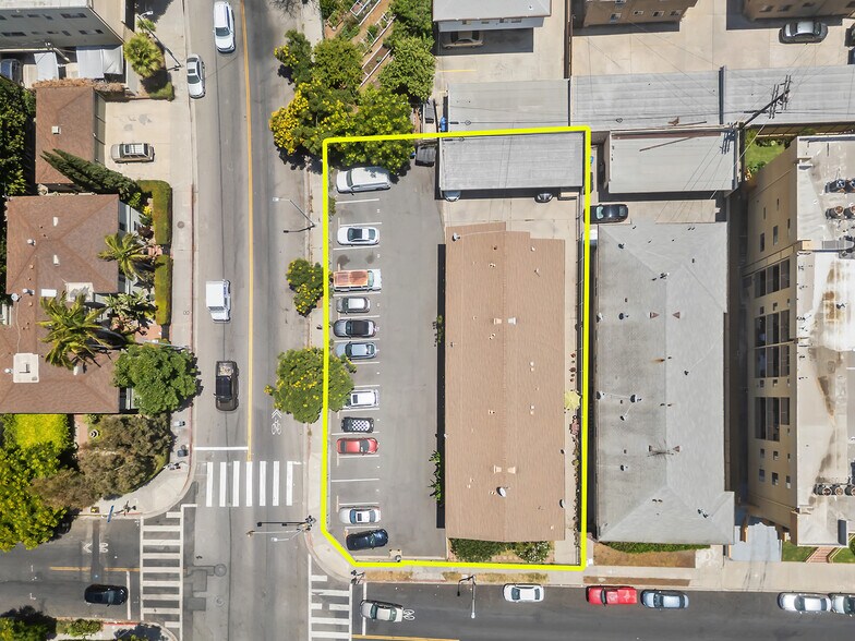1254 N Orange Dr, Los Angeles, CA à vendre - Photo de l’immeuble – Image 2 sur 10