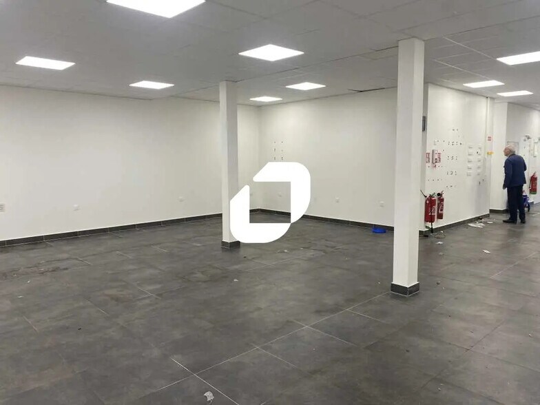 Local d’activités dans Arcueil à louer - Photo intérieure – Image 3 sur 6
