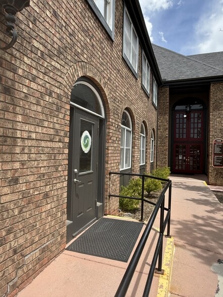 1100 N San Francisco St, Flagstaff, AZ à louer - Photo de l’immeuble – Image 3 sur 3