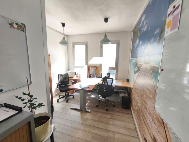 Bureau dans Noisy-le-Grand à vendre - Photo intérieure – Image 3 sur 7