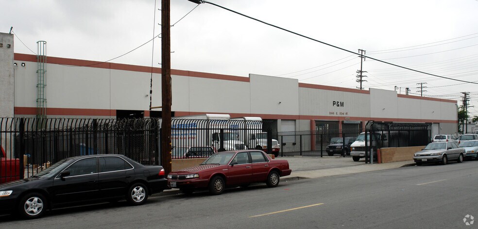 2345-2381 E 52nd St, Vernon, CA à louer - Photo de l’immeuble – Image 2 sur 2