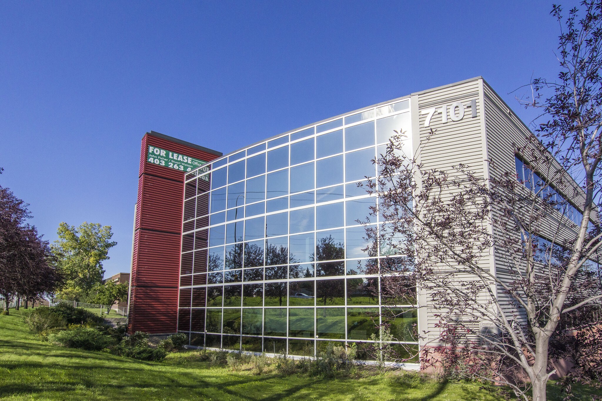 7101 5th St SE, Calgary, AB à louer Photo principale– Image 1 sur 4