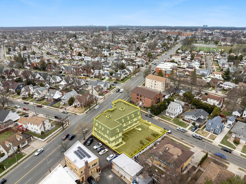 533 Greenwich St, Hempstead, NY à vendre - Photo de l’immeuble – Image 2 sur 46