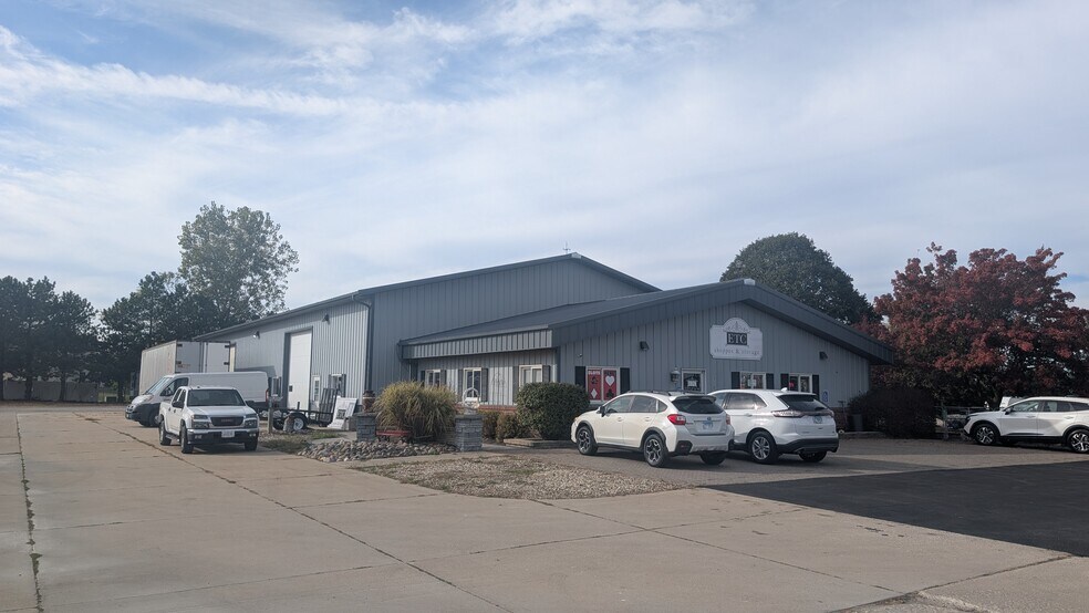 1804 N Towanda Barnes Rd, Bloomington, IL à vendre - Photo de l’immeuble – Image 2 sur 19