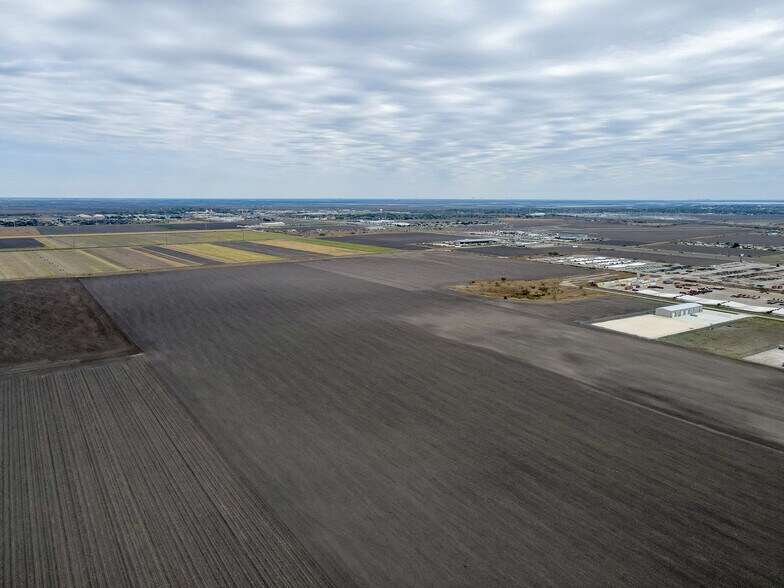County Road 48, Robstown, TX à vendre - Photo principale – Image 1 sur 23