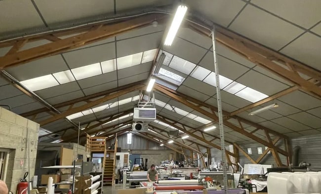 Plus de détails pour Local d’activités à vendre