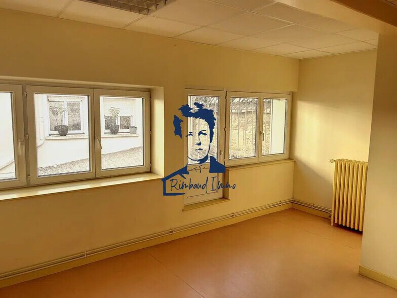 Bureau dans Charleville-Mézières à louer - Photo de l’immeuble – Image 3 sur 6