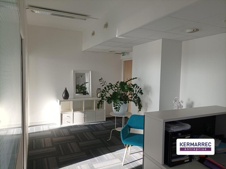 Bureau dans Saint-Sébastien-sur-Loire à vendre - Photo intérieure – Image 2 sur 9
