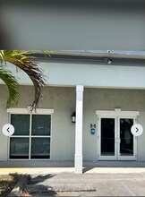 50 NE Dixie Hwy, Stuart, FL à louer Photo intérieure– Image 1 sur 4