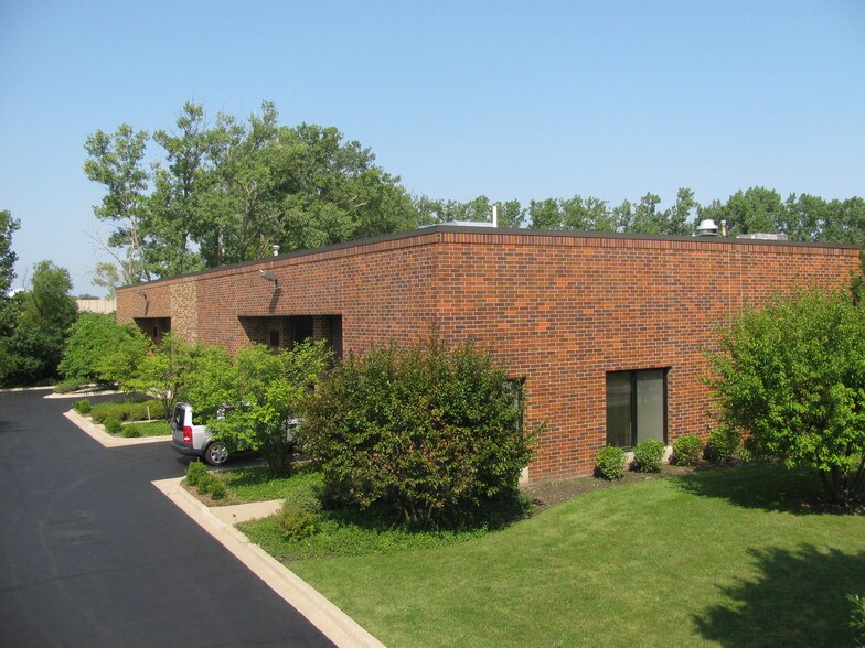 511-539 Telser Rd, Lake Zurich, IL à louer - Photo de l’immeuble – Image 3 sur 7