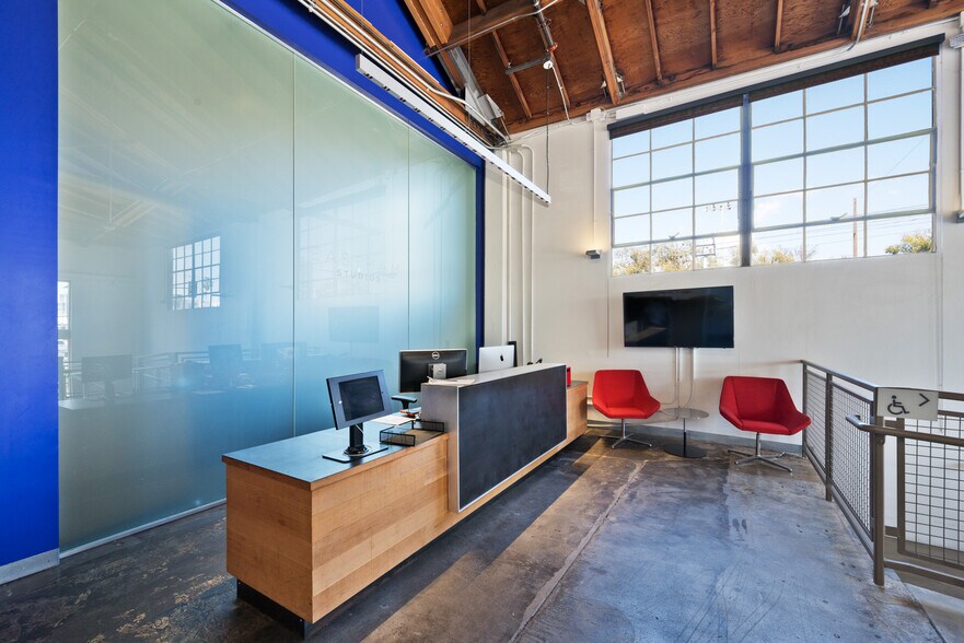 3515 Eastham Dr, Culver City, CA à vendre - Hall d’entrée – Image 3 sur 12
