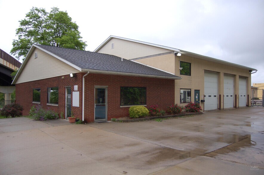 111 N Broadway St, Akron, OH à louer - Photo de l’immeuble – Image 1 sur 2