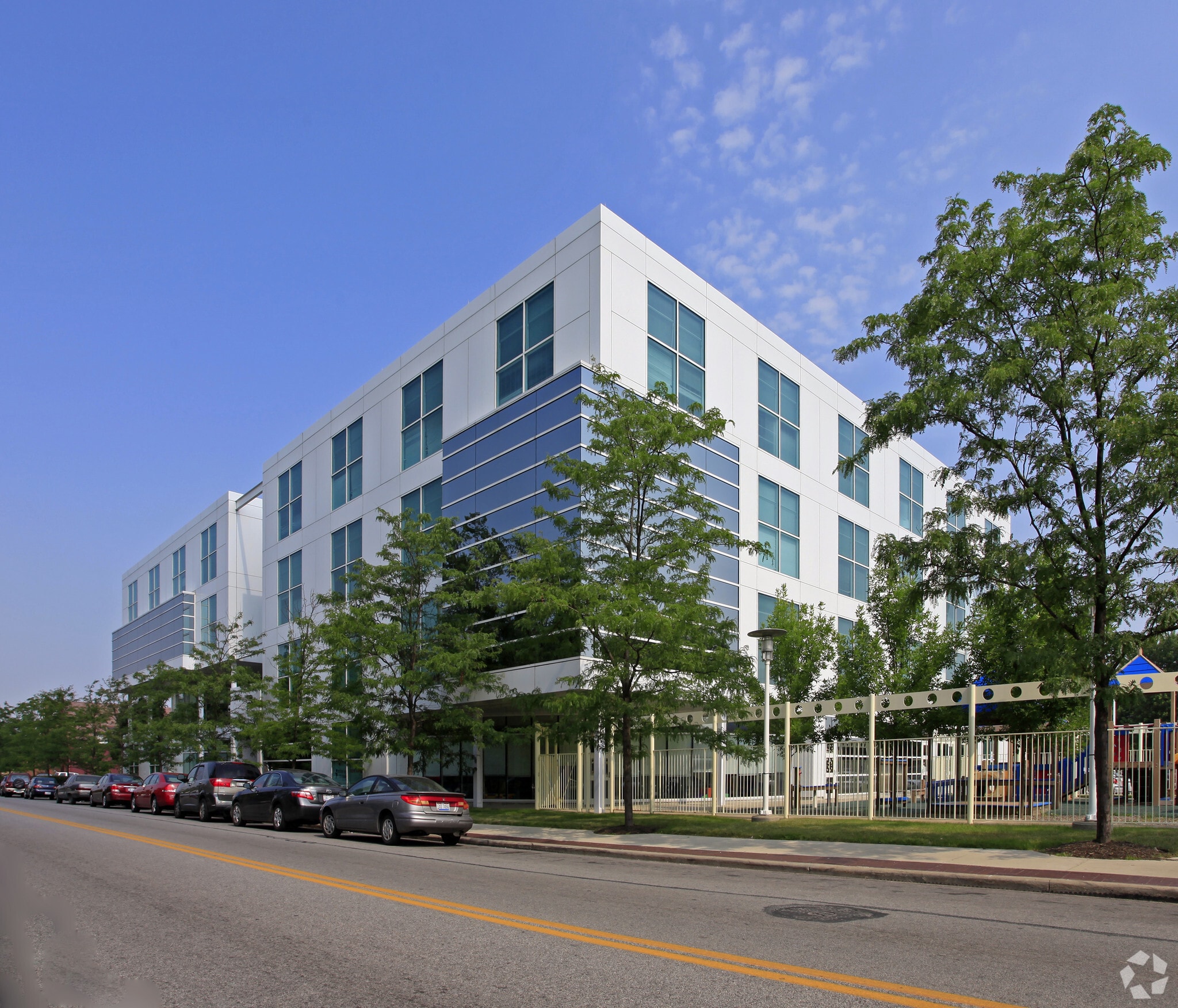 8111 Quincy Ave, Cleveland, OH à louer Photo principale– Image 1 sur 13