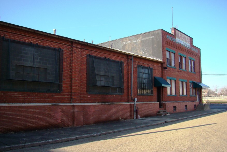 1502 12th St SW, Canton, OH à louer - Photo de l’immeuble – Image 3 sur 13