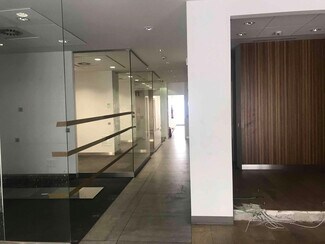 Plus de détails pour Bureau, Local commercial à louer