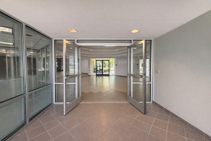 100 W Guilford St, Thomasville, NC à louer - Photo de l’immeuble – Image 2 sur 19