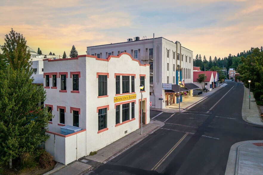 107 Bank St, Grass Valley, CA à vendre - Photo de l’immeuble – Image 3 sur 44