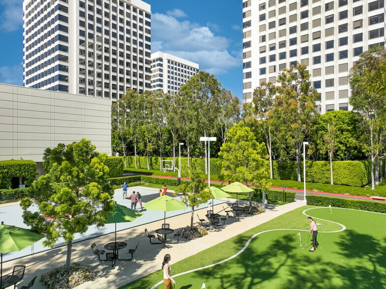 2 Park Plaza, Irvine, CA à louer - Photo de l’immeuble – Image 2 sur 21