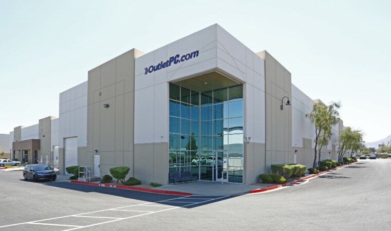 7485 Commercial Way, Henderson, NV à louer - Photo de l’immeuble – Image 3 sur 6