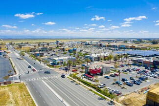Plus de détails pour 530 Woollomes Ave, Delano, CA - Local commercial à louer
